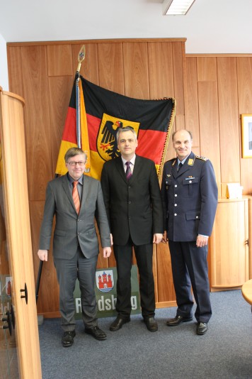 Hans-Peter Bartels, Innenminister Andreas Breitner und Kommodore Zitzewitz