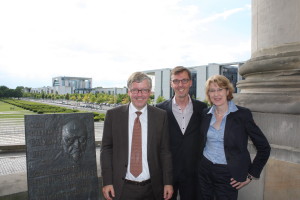 Foto: Büro Bartels Hans-Peter Bartels, Lars Castellucci und Ulrike Bahr auf dem „Scheidemann-Balkon“ im Reichstagsgebäude. 